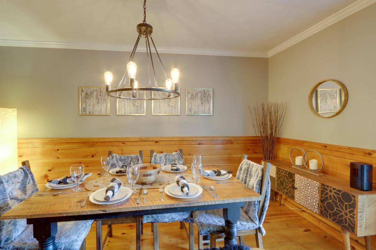 Getaway With Hot Tub And Seasonal View! Holiday home