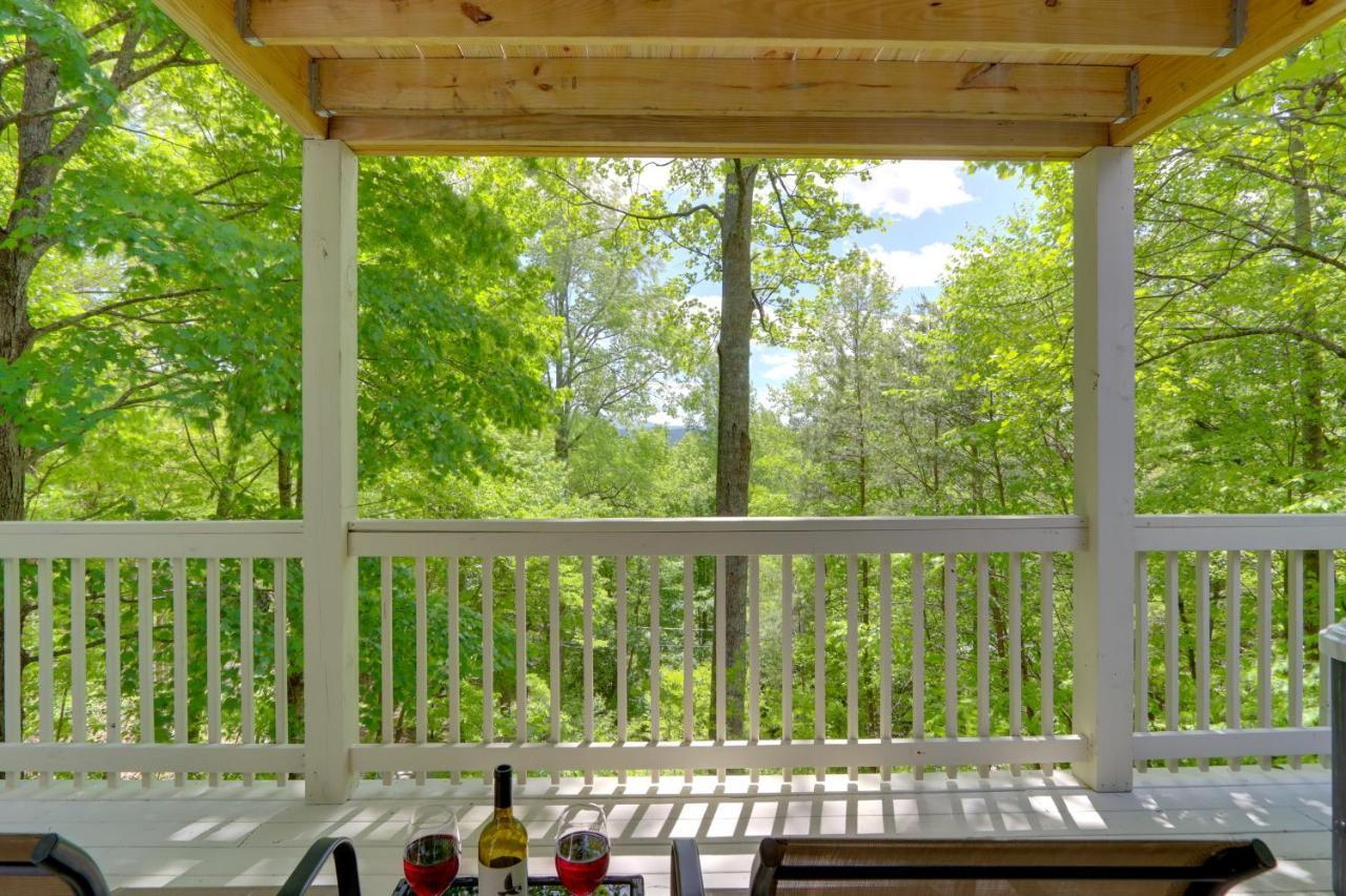 Getaway With Hot Tub And Seasonal View! *