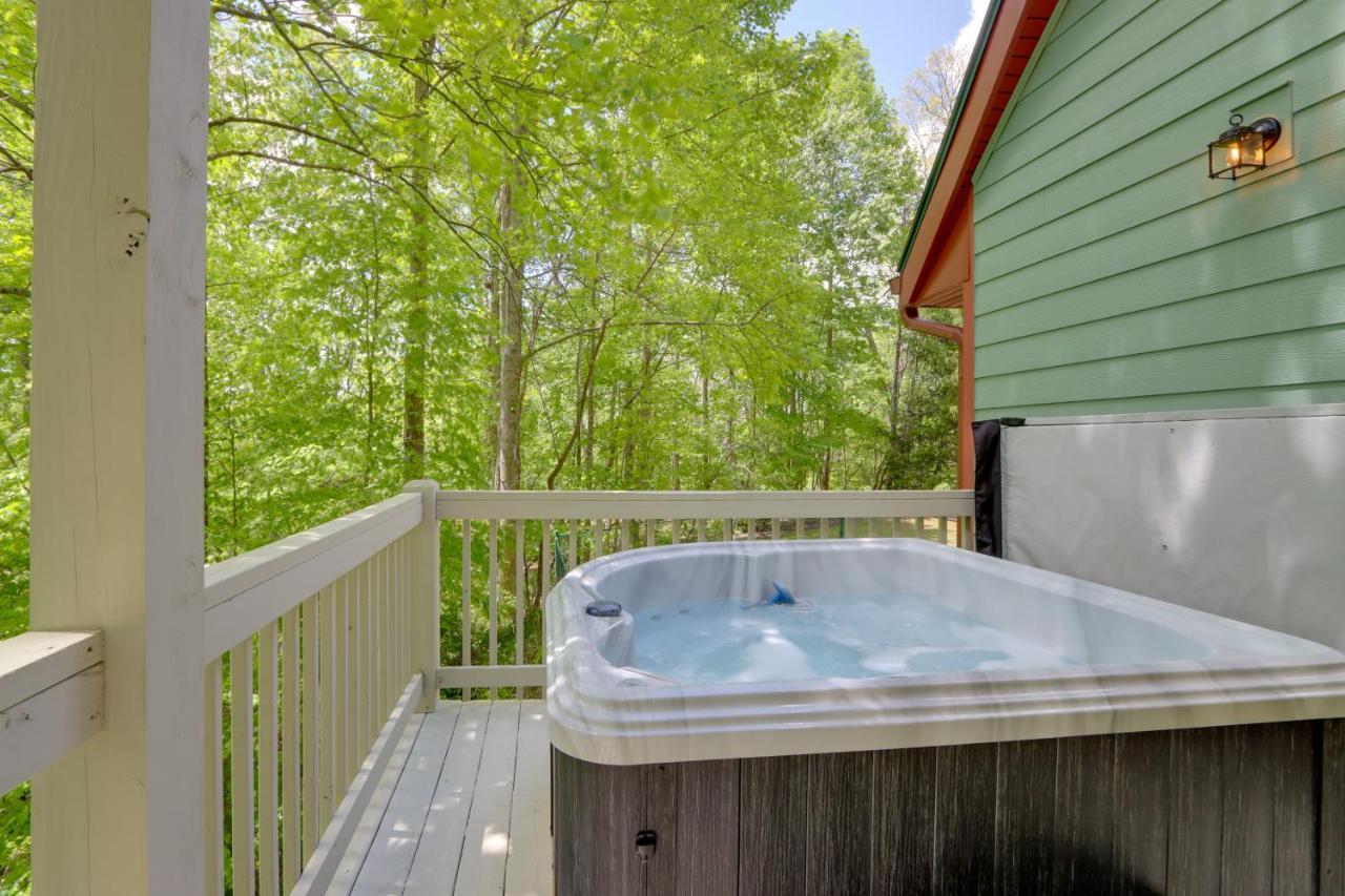 Holiday home Getaway With Hot Tub And Seasonal View! Blue Ridge